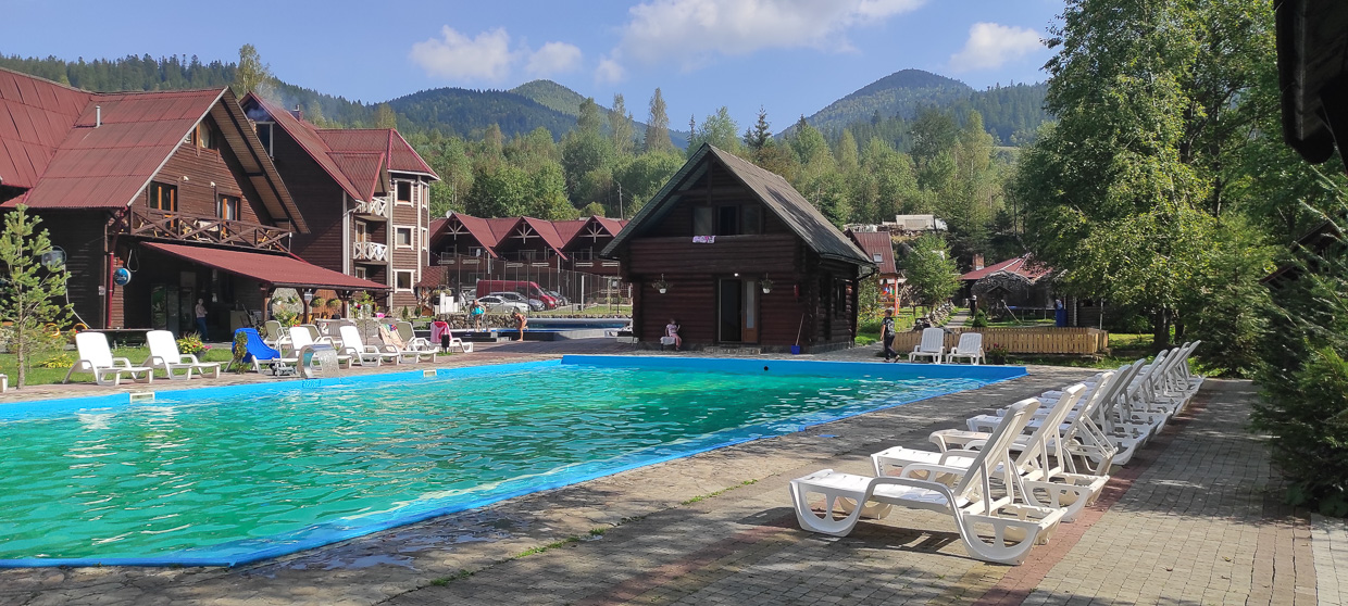 Хатинка У Румуна село Татарів