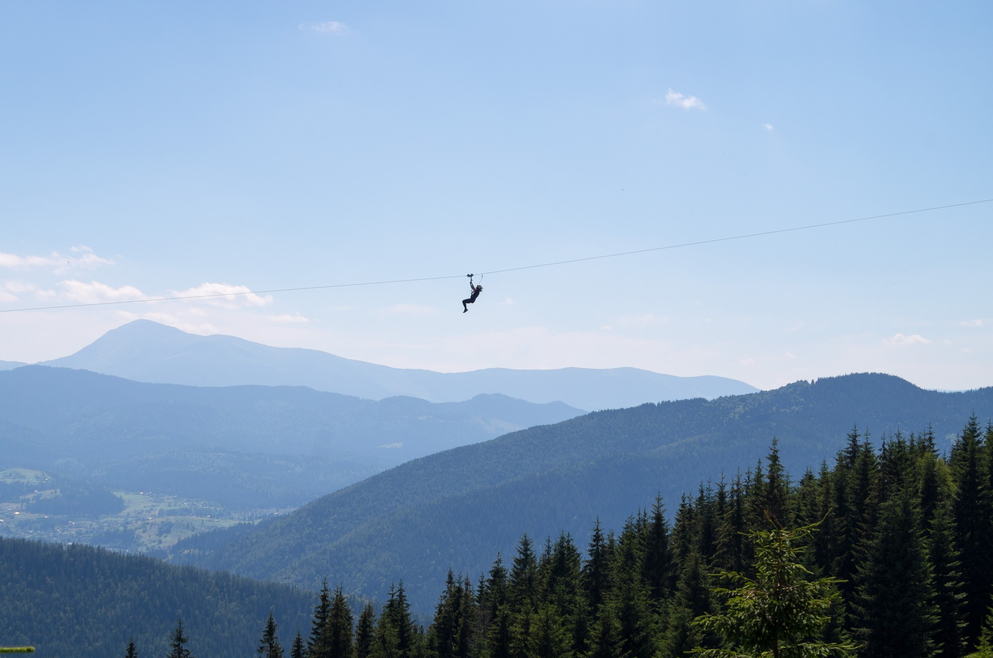 Тролей Зіплайн (Zip Line) в місті Яремче
